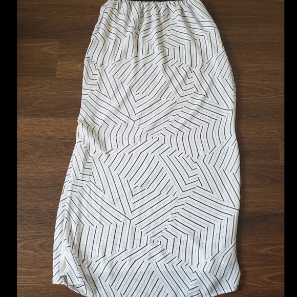 Long Junior's Small Black and White Striped Skirt from Worthington - Picture 4 of 4